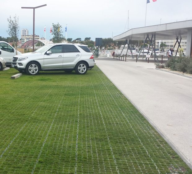 creer-un-parking-en-gazon-naturel